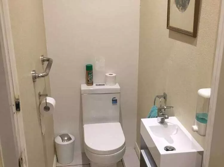 The Evergreen B&b