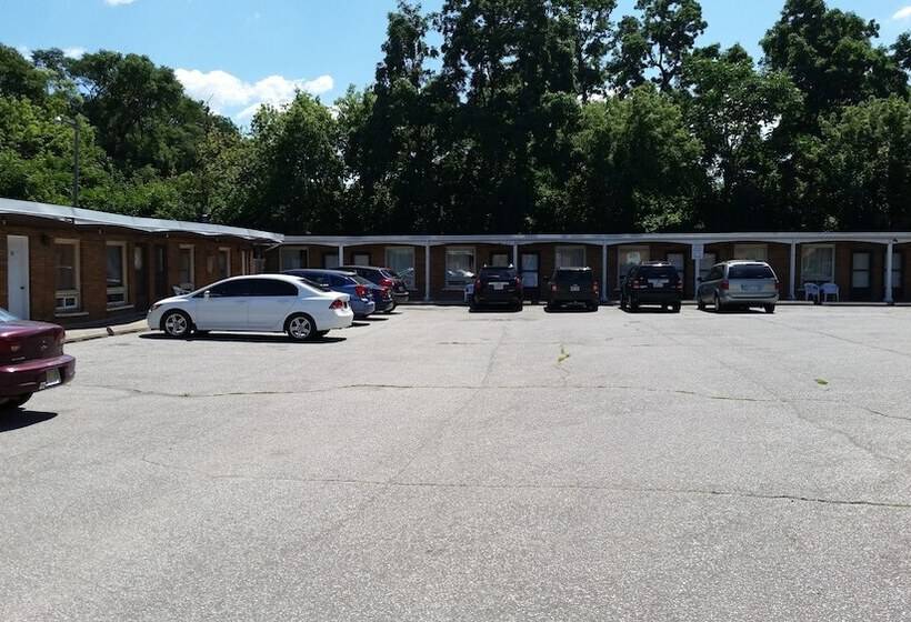 Traveller S Choice Motel