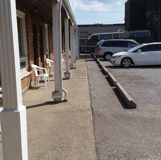 Traveller S Choice Motel