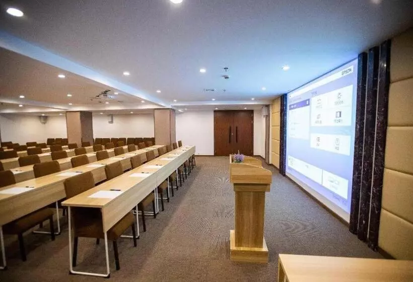 Hanting Hotel Qingyuan Lianjiang Road