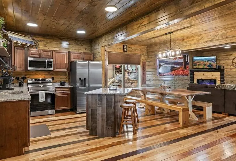 Cabin W/ Hot Tub & Game Room In The Smokys!