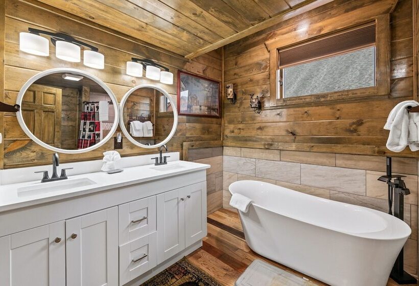 Cabin W/ Hot Tub & Game Room In The Smokys!