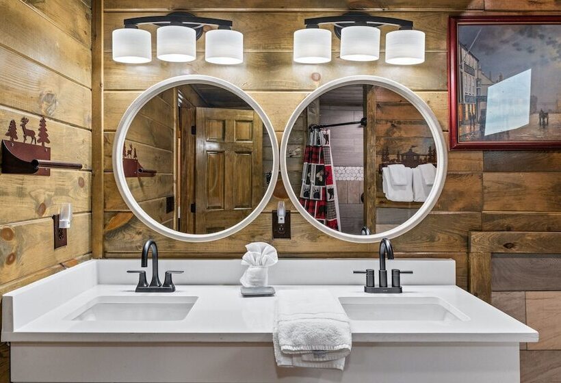 Cabin W/ Hot Tub & Game Room In The Smokys!