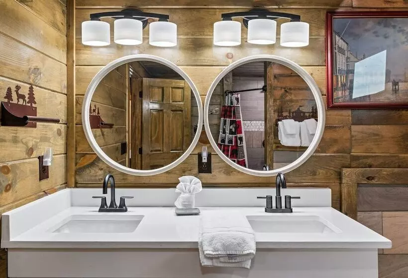 Cabin W/ Hot Tub & Game Room In The Smokys!