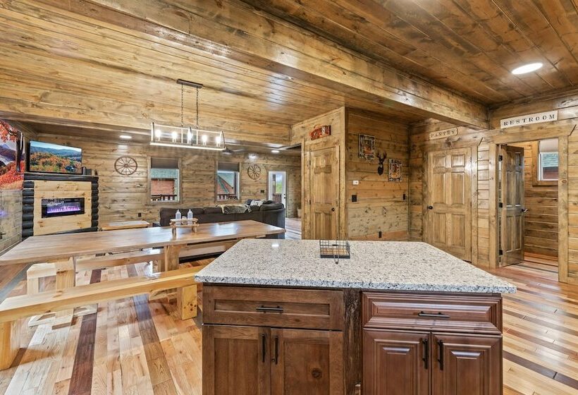 Cabin W/ Hot Tub & Game Room In The Smokys!