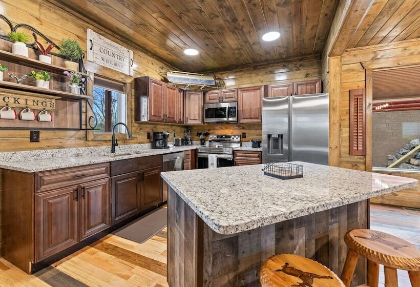 Cabin W/ Hot Tub & Game Room In The Smokys!