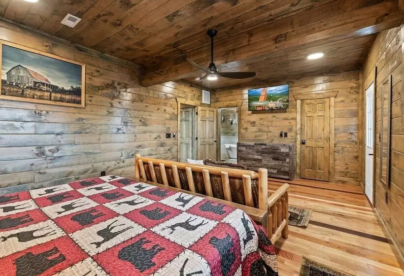 Cabin W/ Hot Tub & Game Room In The Smokys!