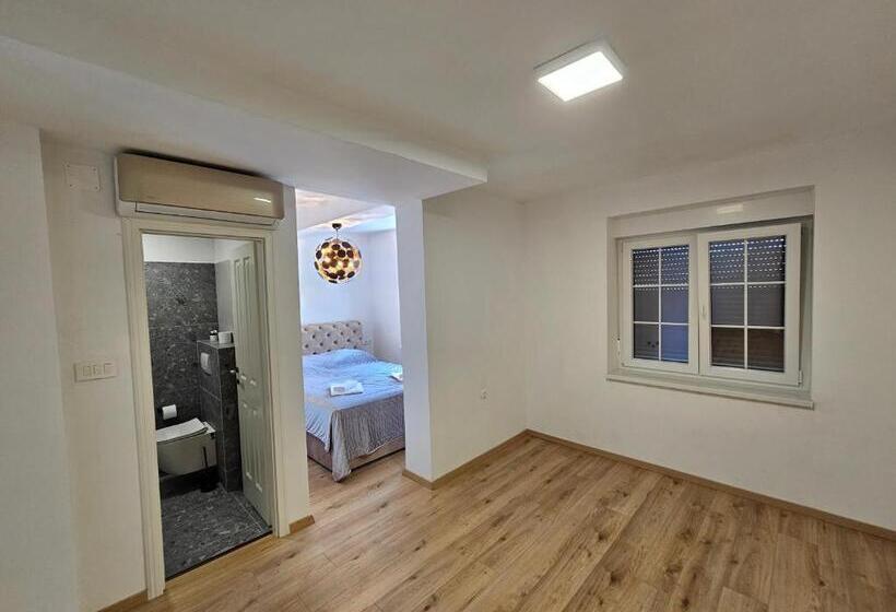 مبيت وإفطار Villa Gaj