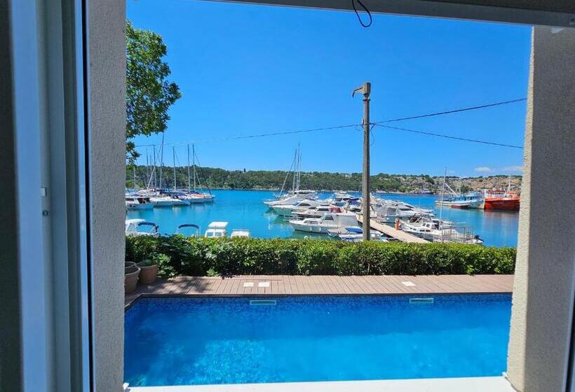 مبيت وإفطار Villa Gaj