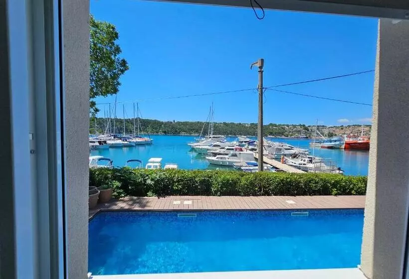 Aamiaismajoitus (B&B) Villa Gaj