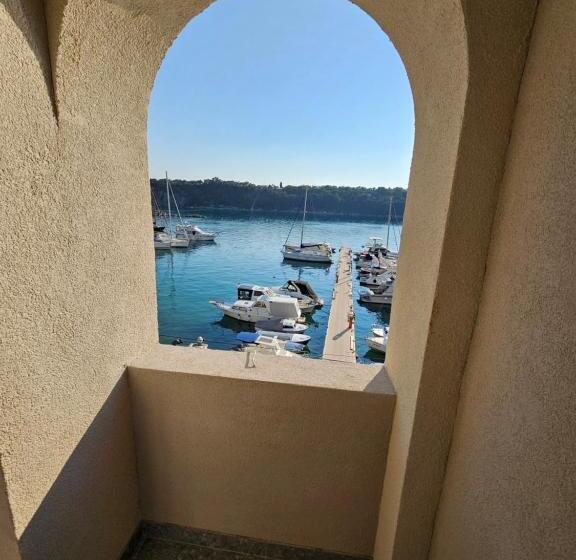 مبيت وإفطار Villa Gaj