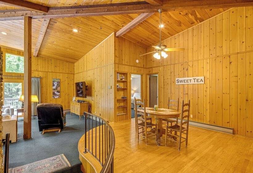 Cedar Mountain Cabin, 2 Mi To Dupont State Forest!