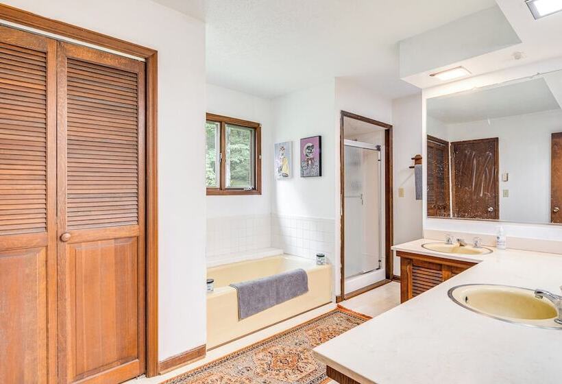 Cedar Mountain Cabin, 2 Mi To Dupont State Forest!