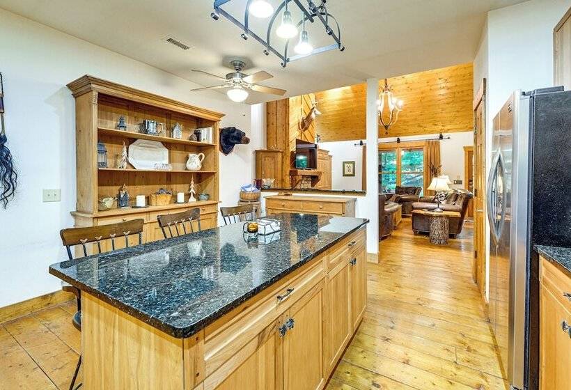 Creekside Lodge ~ 4 Mi To Sapphire Valley Resort!