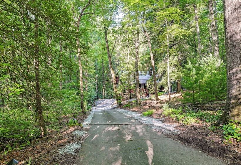 Creekside Lodge ~ 4 Mi To Sapphire Valley Resort!