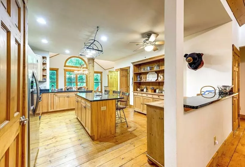 Creekside Lodge ~ 4 Mi To Sapphire Valley Resort!