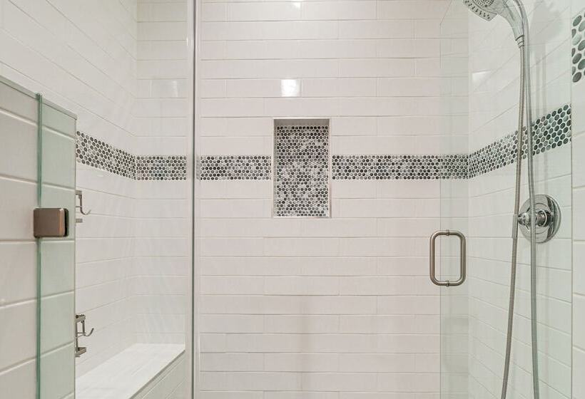 Dog Friendly Wilmington Retreat ~ 7 Mi To Beach!