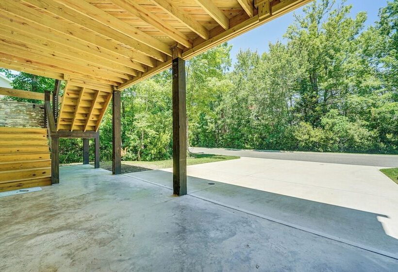 Dog Friendly Wilmington Retreat ~ 7 Mi To Beach!