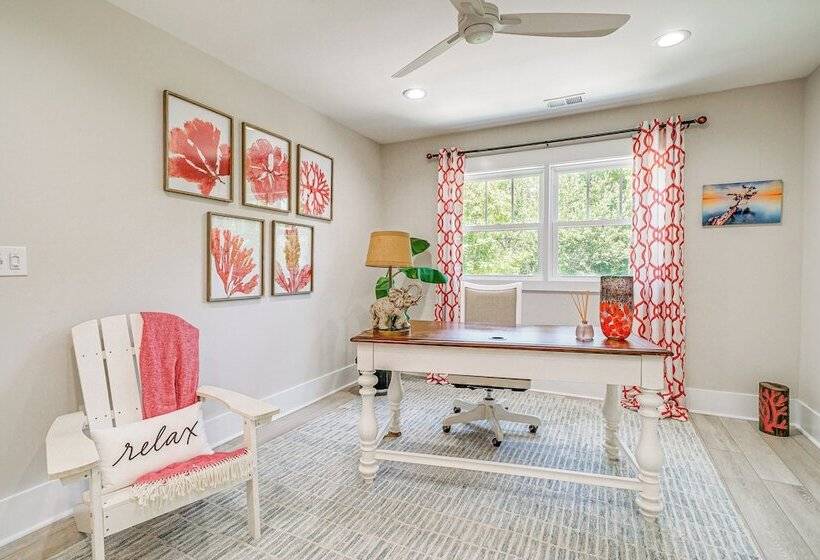 Dog Friendly Wilmington Retreat ~ 7 Mi To Beach!