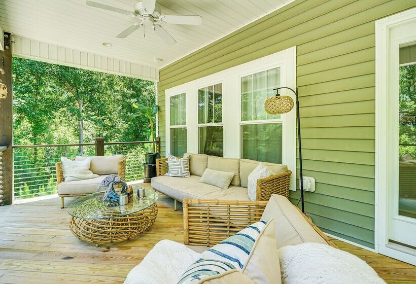 Dog Friendly Wilmington Retreat ~ 7 Mi To Beach!