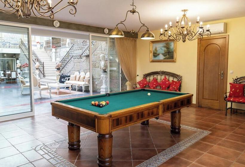 هتل Elegância & Carros