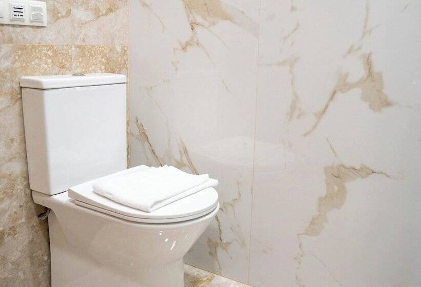 هتل Elegância & Carros