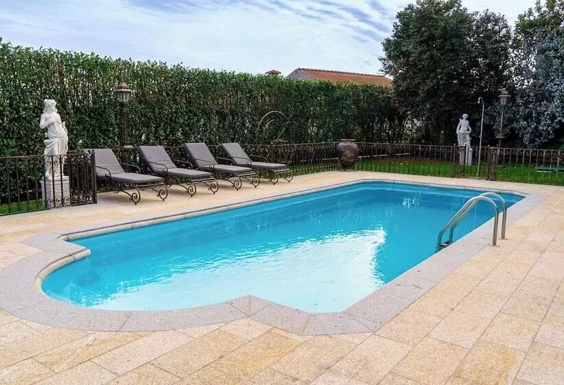 Hotelli Elegância & Carros