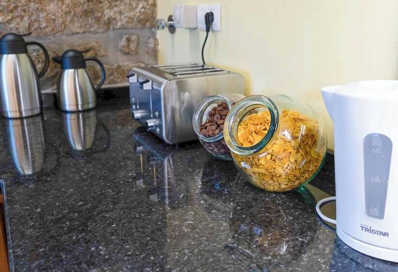 هتل Elegância & Carros