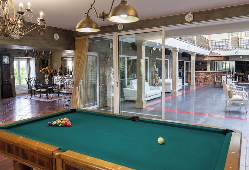 هتل Elegância & Carros