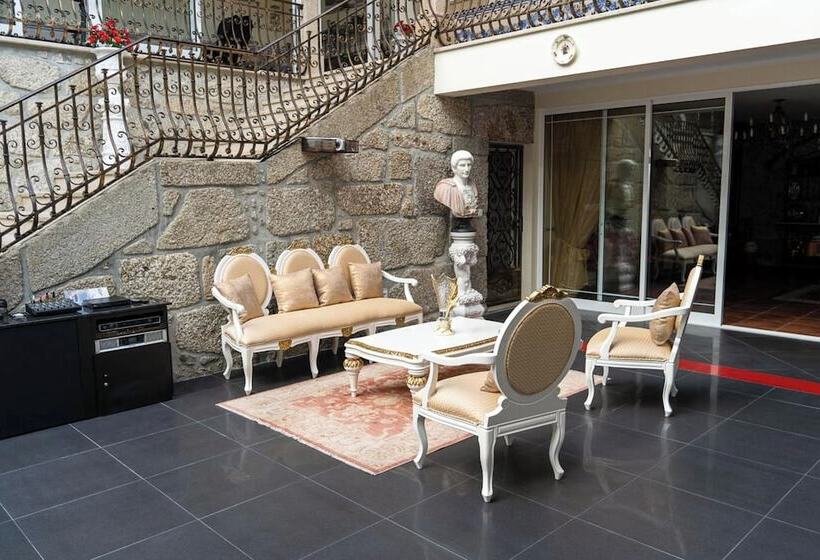 هتل Elegância & Carros