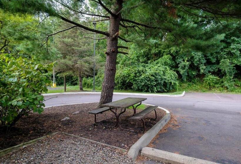 فندق Hometowne Studios By Red Roof Danville, Pa