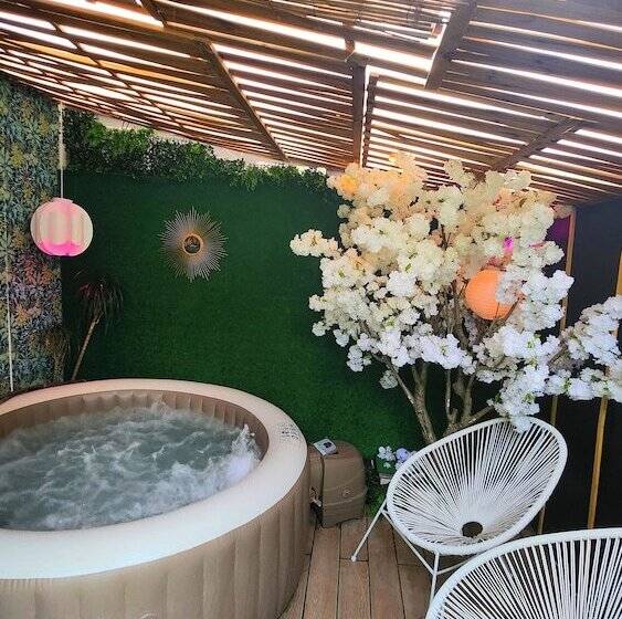 酒店 La Magnifique Villa