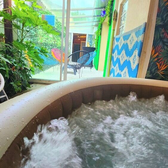 酒店 La Magnifique Villa