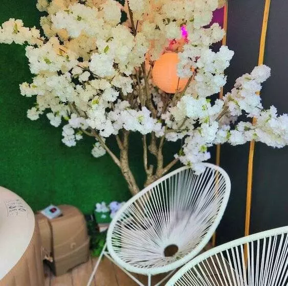 Hotelli La Magnifique Villa