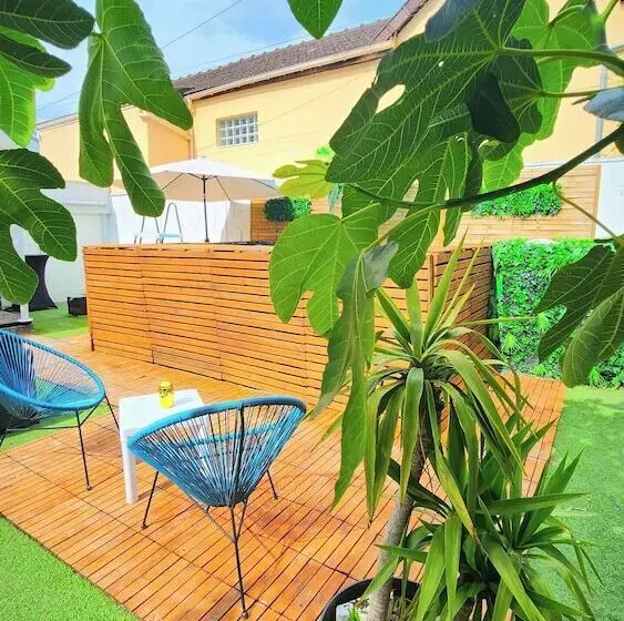 Hotelli La Magnifique Villa