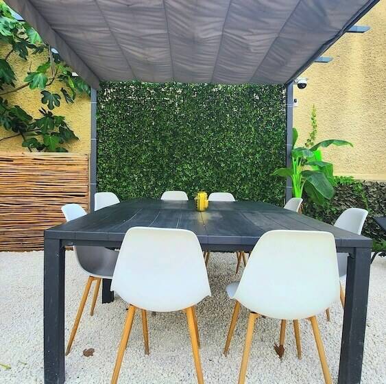 酒店 La Magnifique Villa