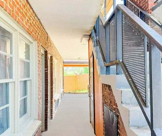 ホテル Sunrise Inn By Oyo Albany