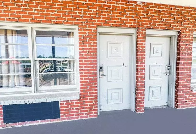 ホテル Sunrise Inn By Oyo Albany