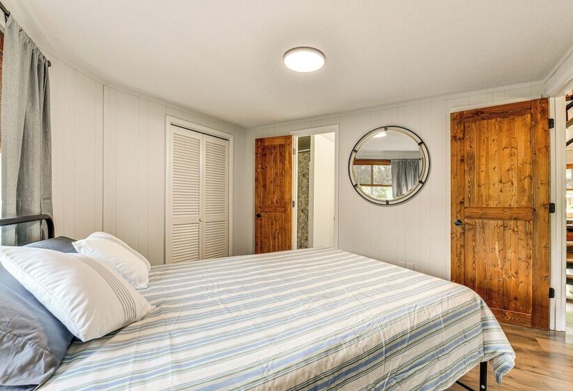 Peaceful Concord Cabin Near Parks & Hiking!