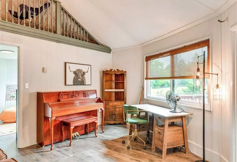 Peaceful Concord Cabin Near Parks & Hiking!