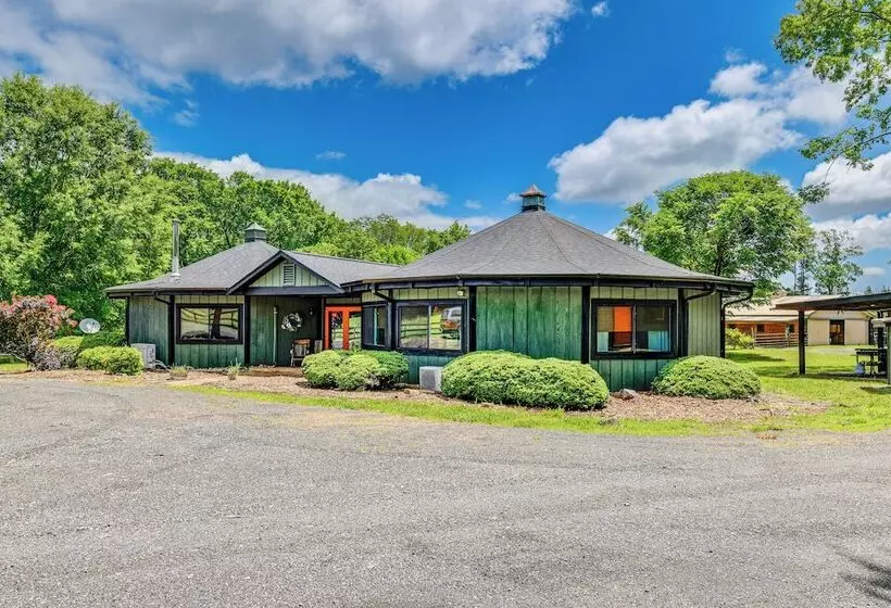 Peaceful Concord Cabin Near Parks & Hiking!