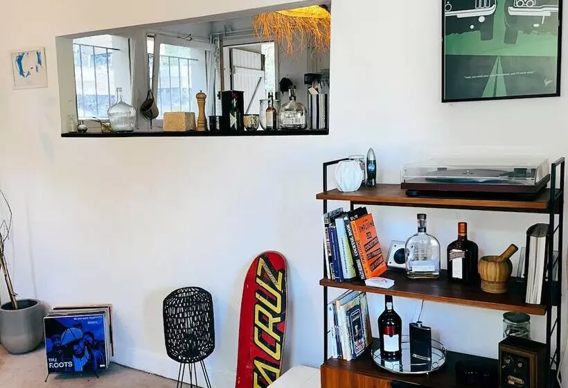 Majatalo Guest House Folk Inn