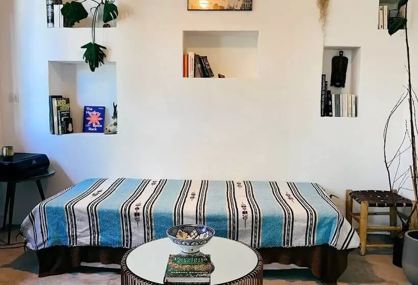 Majatalo Guest House Folk Inn