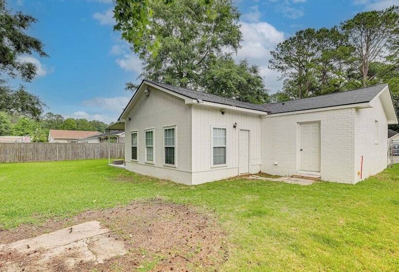 Pet Friendly Goose Creek Home: 19 Mi To Charleston