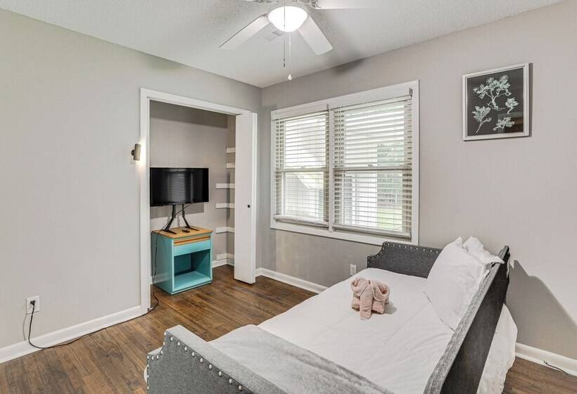 Pet Friendly Goose Creek Home: 19 Mi To Charleston