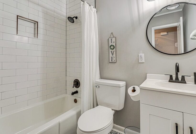 Pet Friendly Goose Creek Home: 19 Mi To Charleston