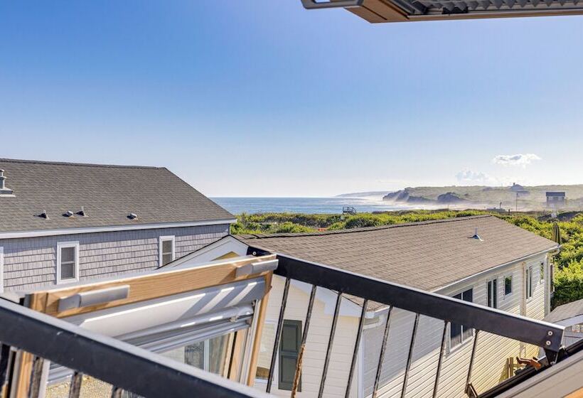 Quaint Montauk House W/ Community Amenities!