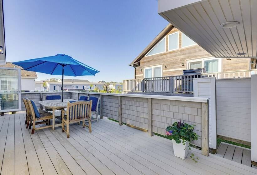 Quaint Montauk House W/ Community Amenities!