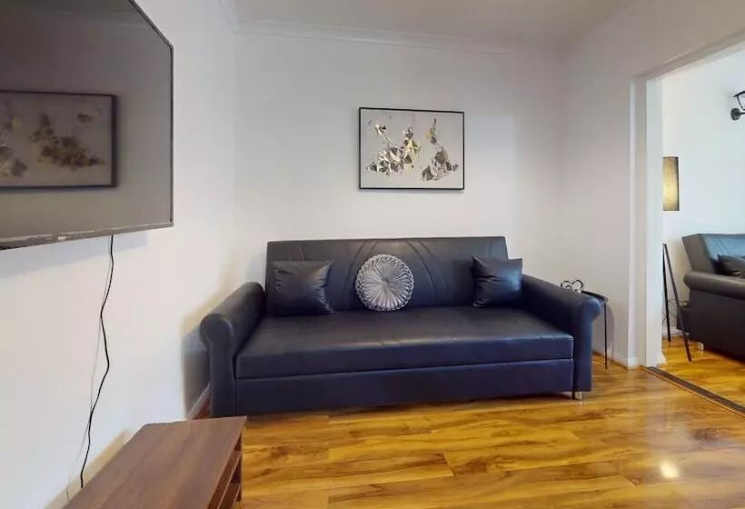 Residenssi Dagenham   4 Beds   Sleeps 8   Wifi