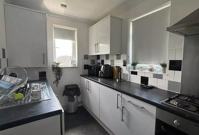 Residenssi Romford Cozy Retreat